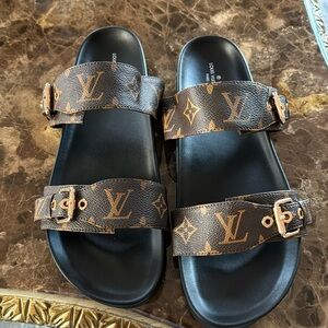 Brand new womens LV sandal